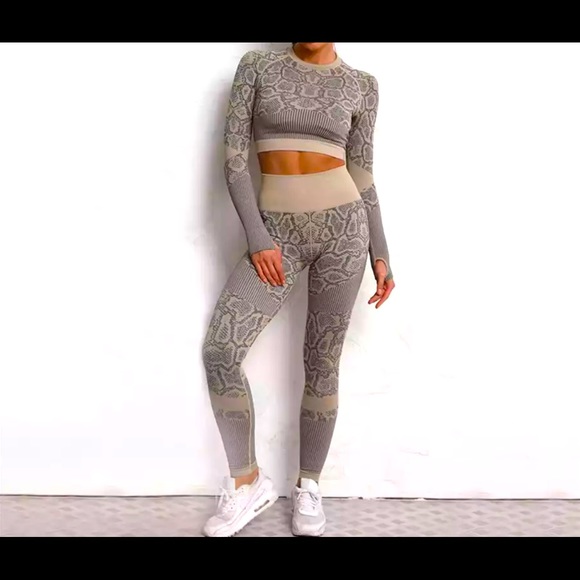 Pants & Jumpsuits | New Seamless Workout Yoga Set Snake Print Long ...